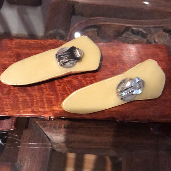 Vintage Golden Mask Earrings - Picture 3 of 5